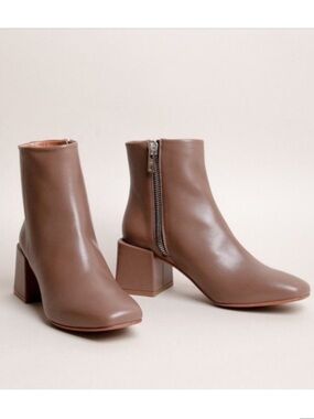 LoQ ‘Lazaro’ Leather Heeled Boots in brown 40